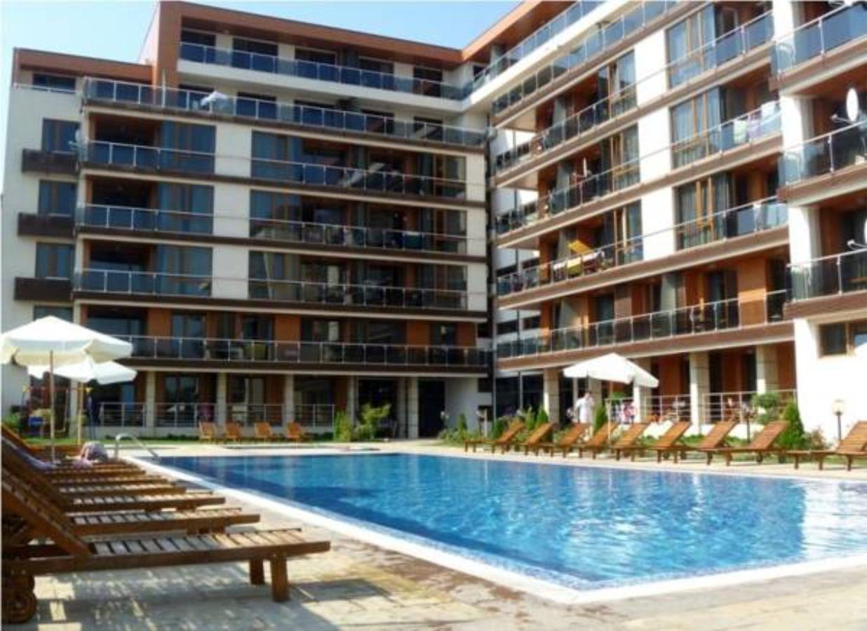 Pomorie Bay Aparthotel Bagian luar foto