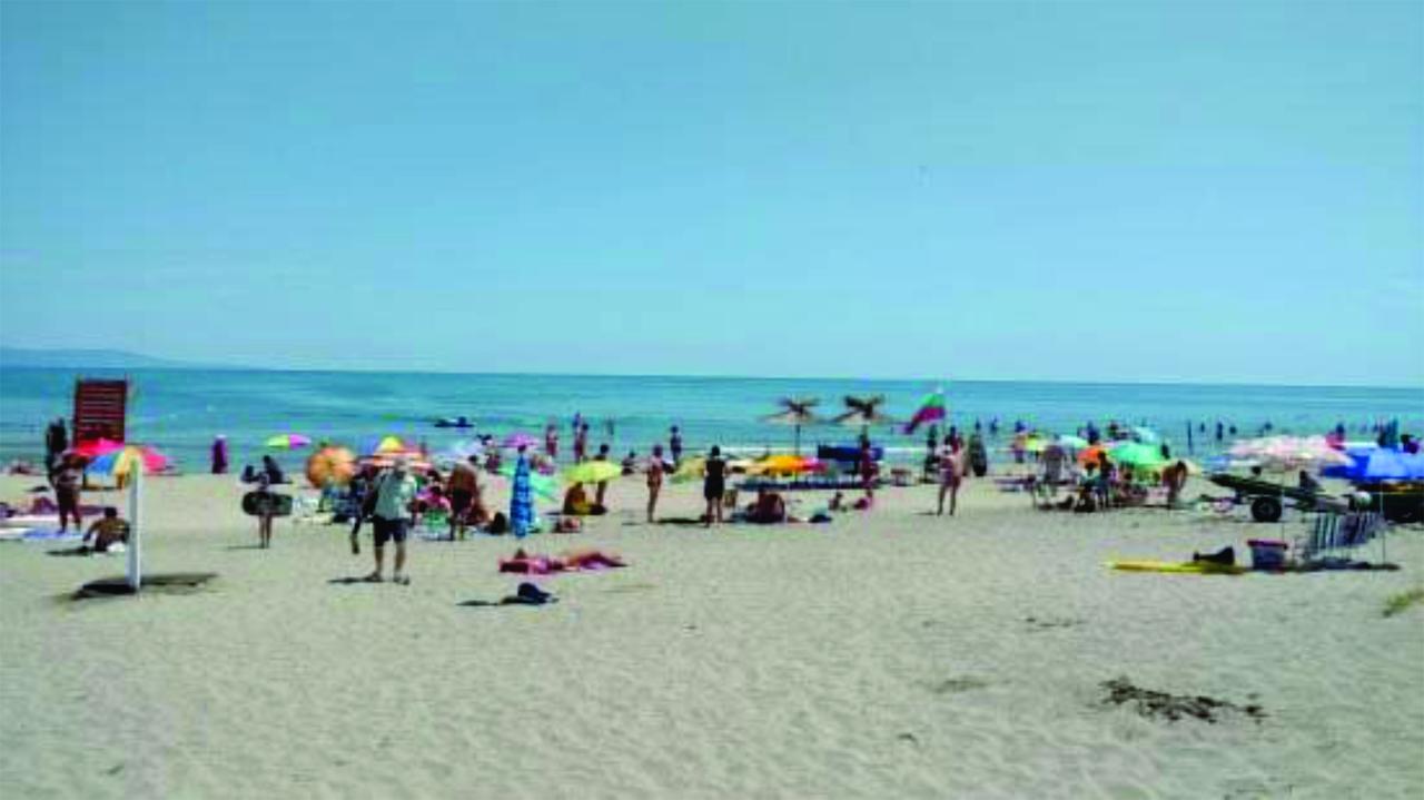 Pomorie Bay Aparthotel Bagian luar foto
