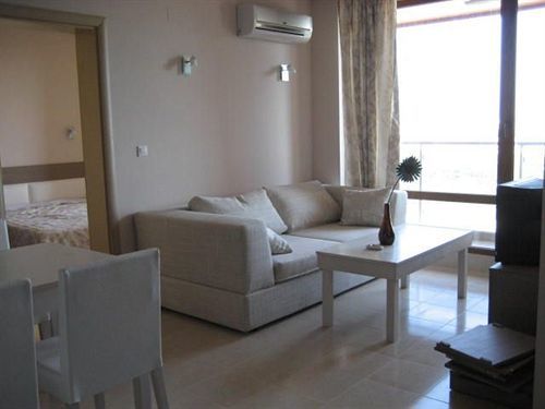 Pomorie Bay Aparthotel Bagian luar foto